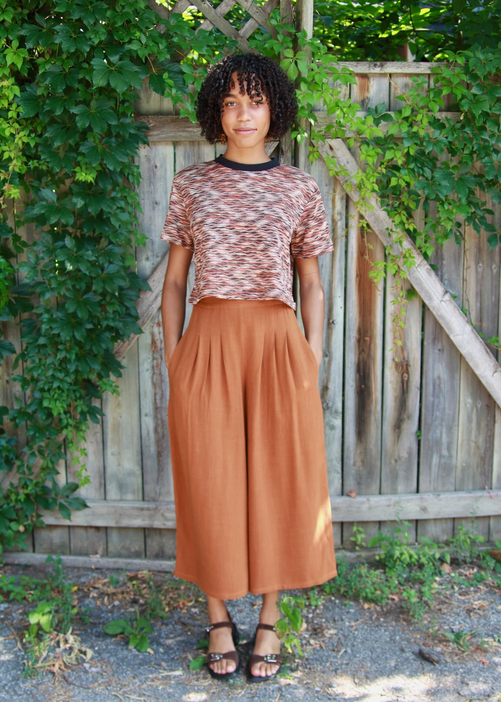Studio Citizen Studio Citizen Perfect Tee in Brown Wave Knit