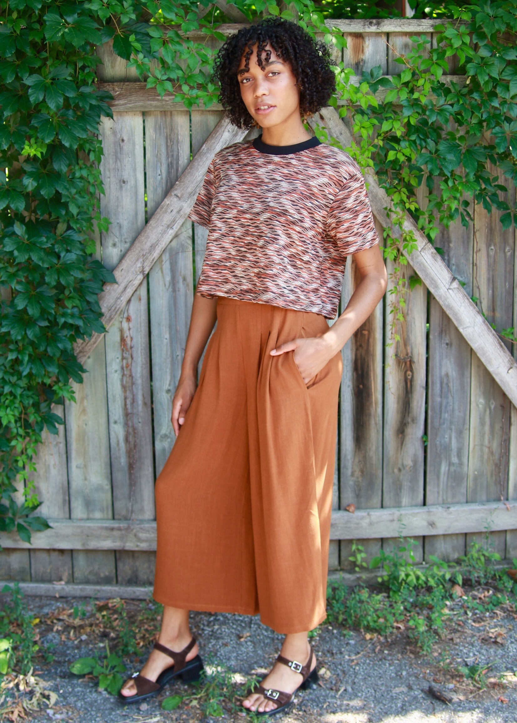 Studio Citizen Studio Citizen Perfect Tee in Brown Wave Knit