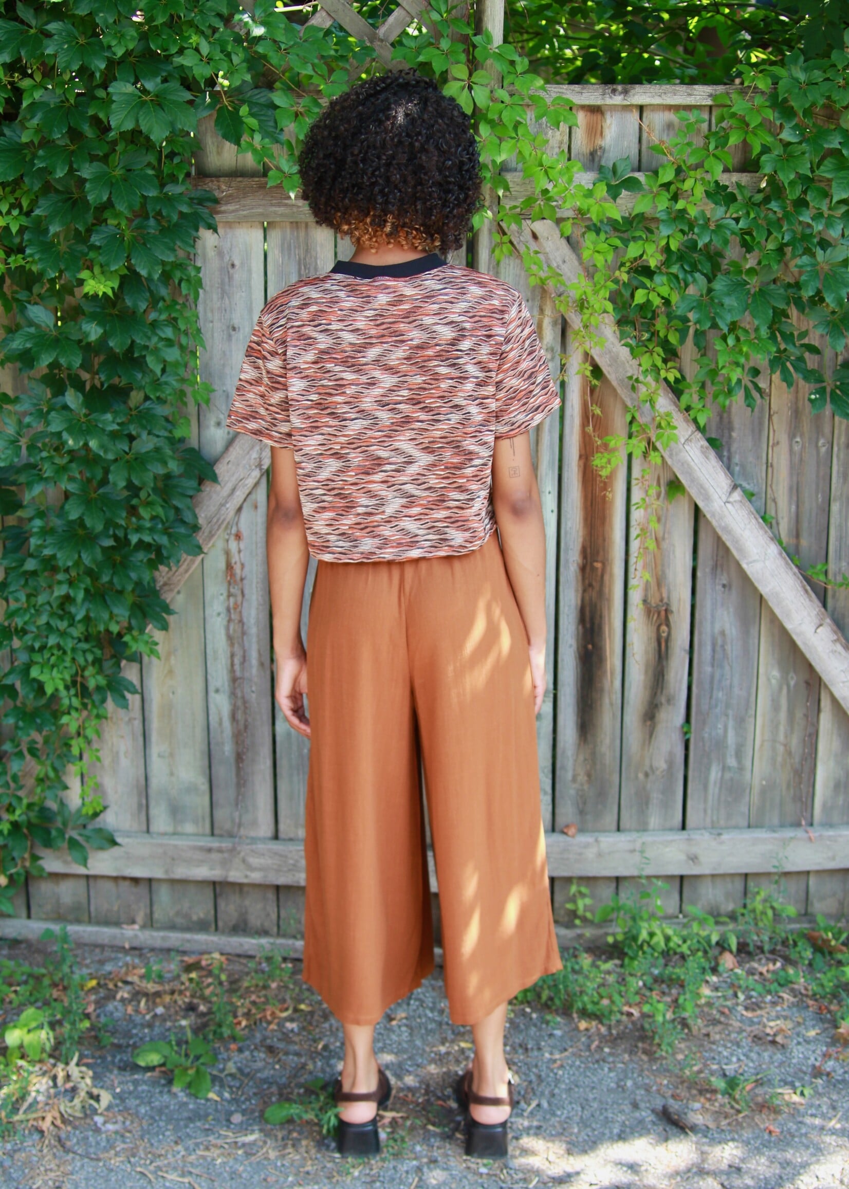 Studio Citizen Studio Citizen Perfect Tee in Brown Wave Knit