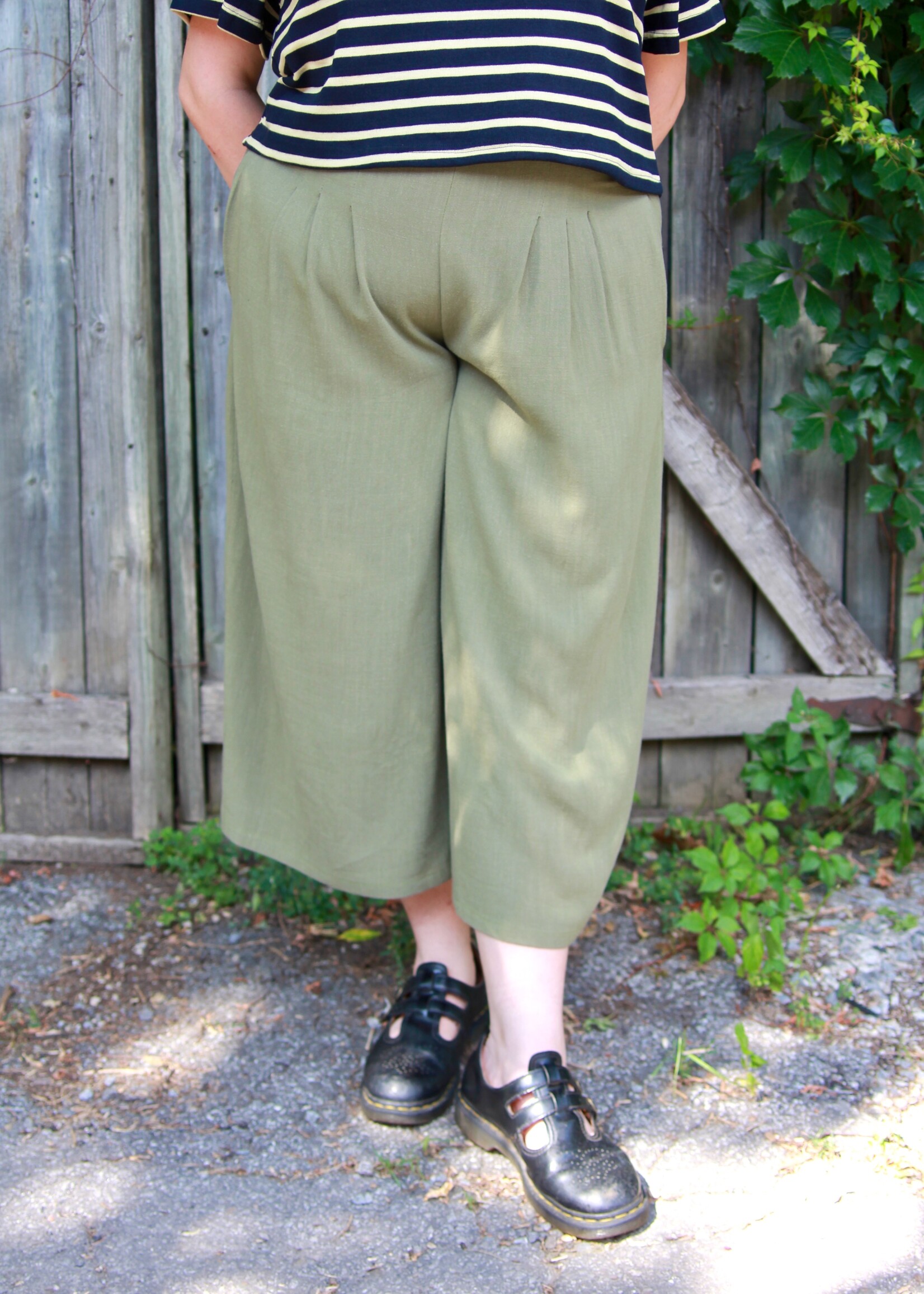 Studio Citizen Studio Citizen Palazzo Pants in Moss Green