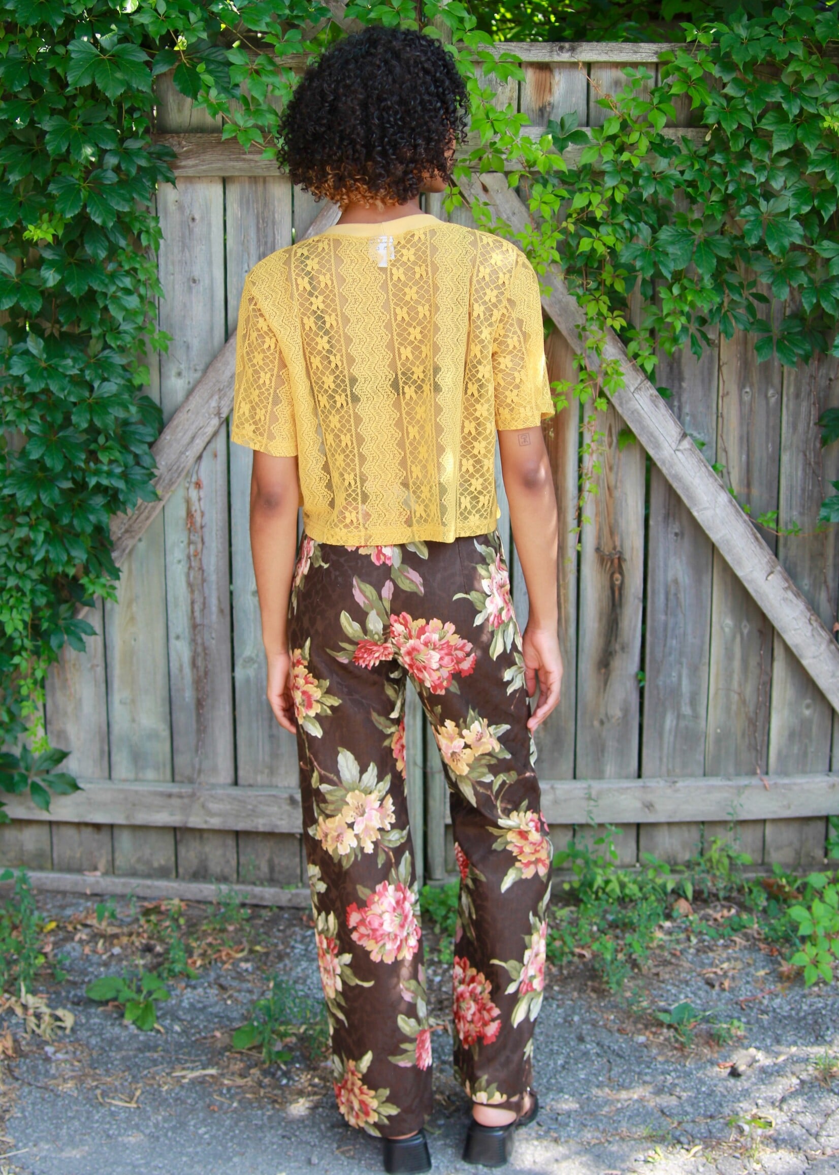 Studio Citizen Studio Citizen Boxy Tee in Mustard  Lace