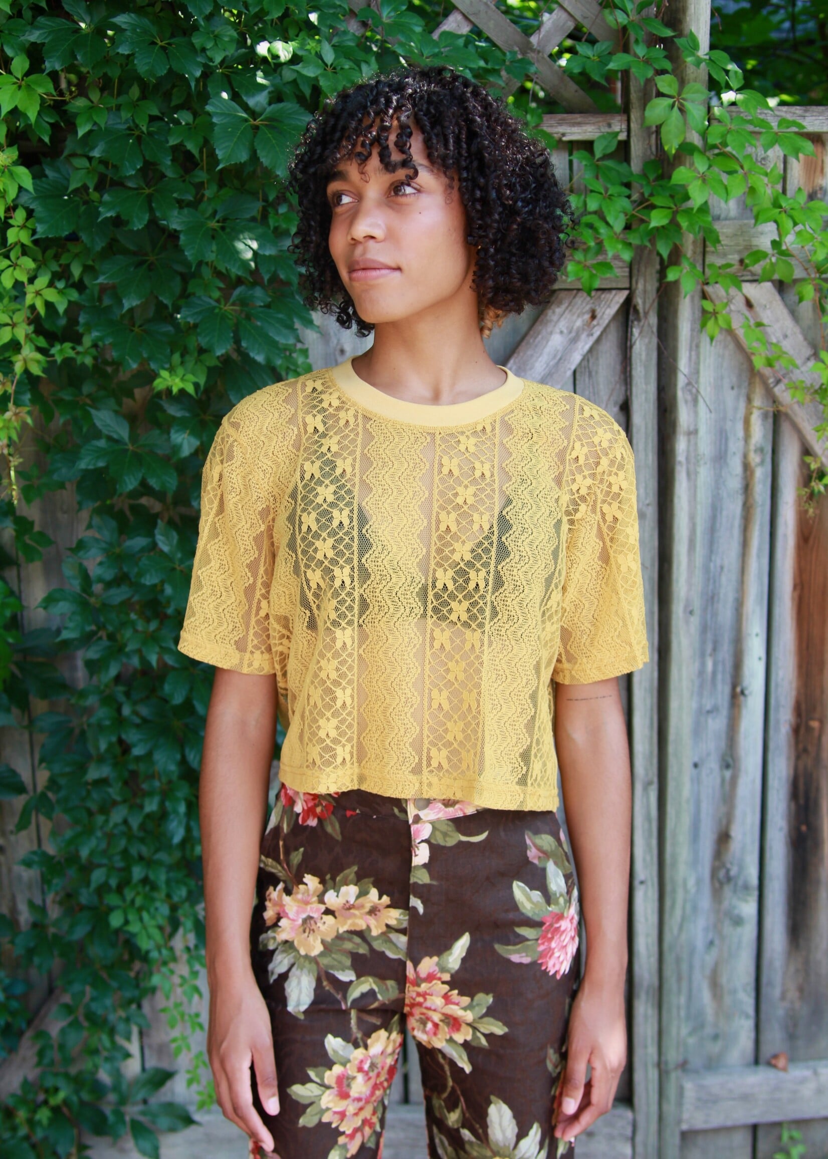 Studio Citizen Studio Citizen Boxy Tee in Mustard  Lace