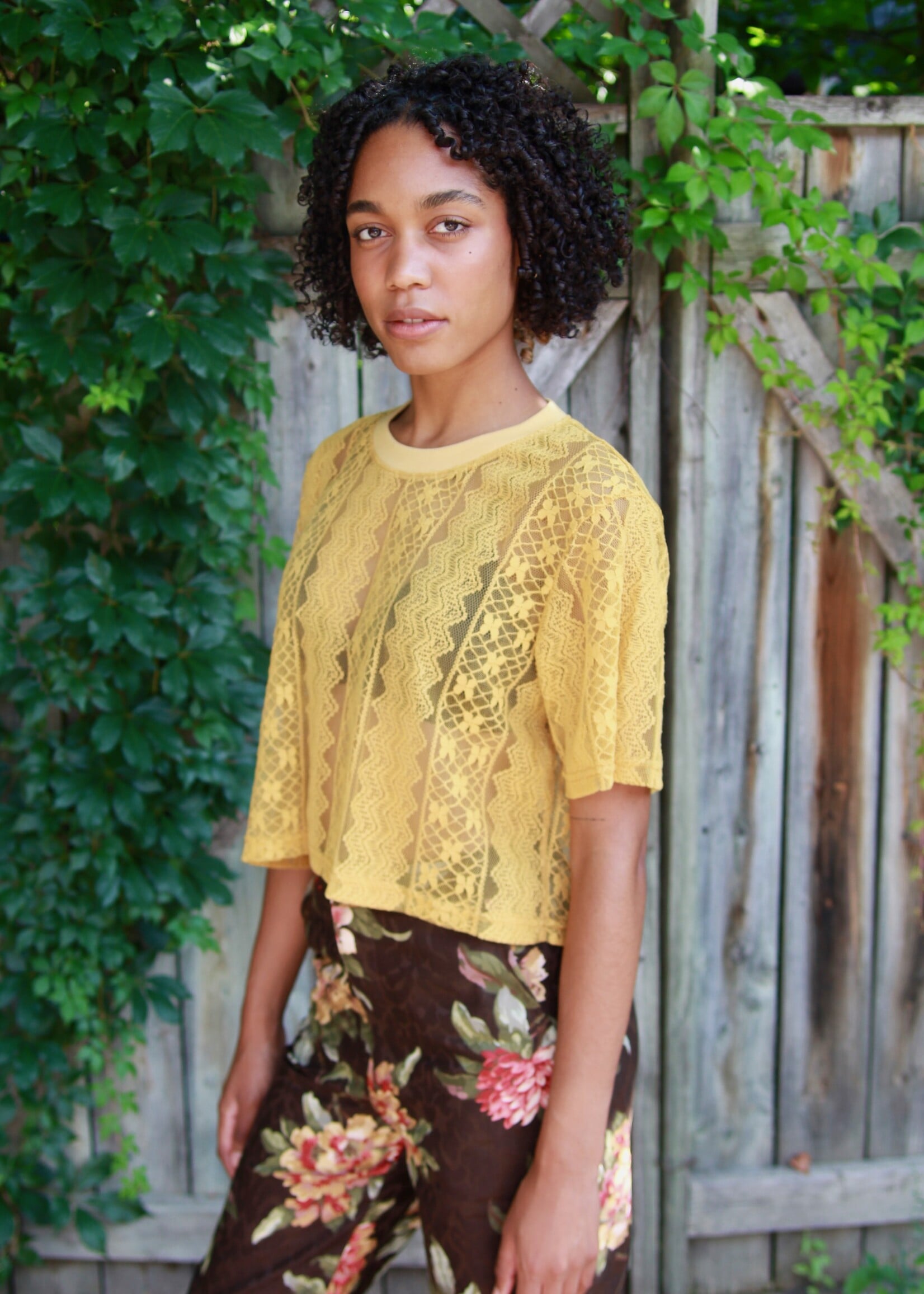 Studio Citizen Studio Citizen Boxy Tee in Mustard  Lace