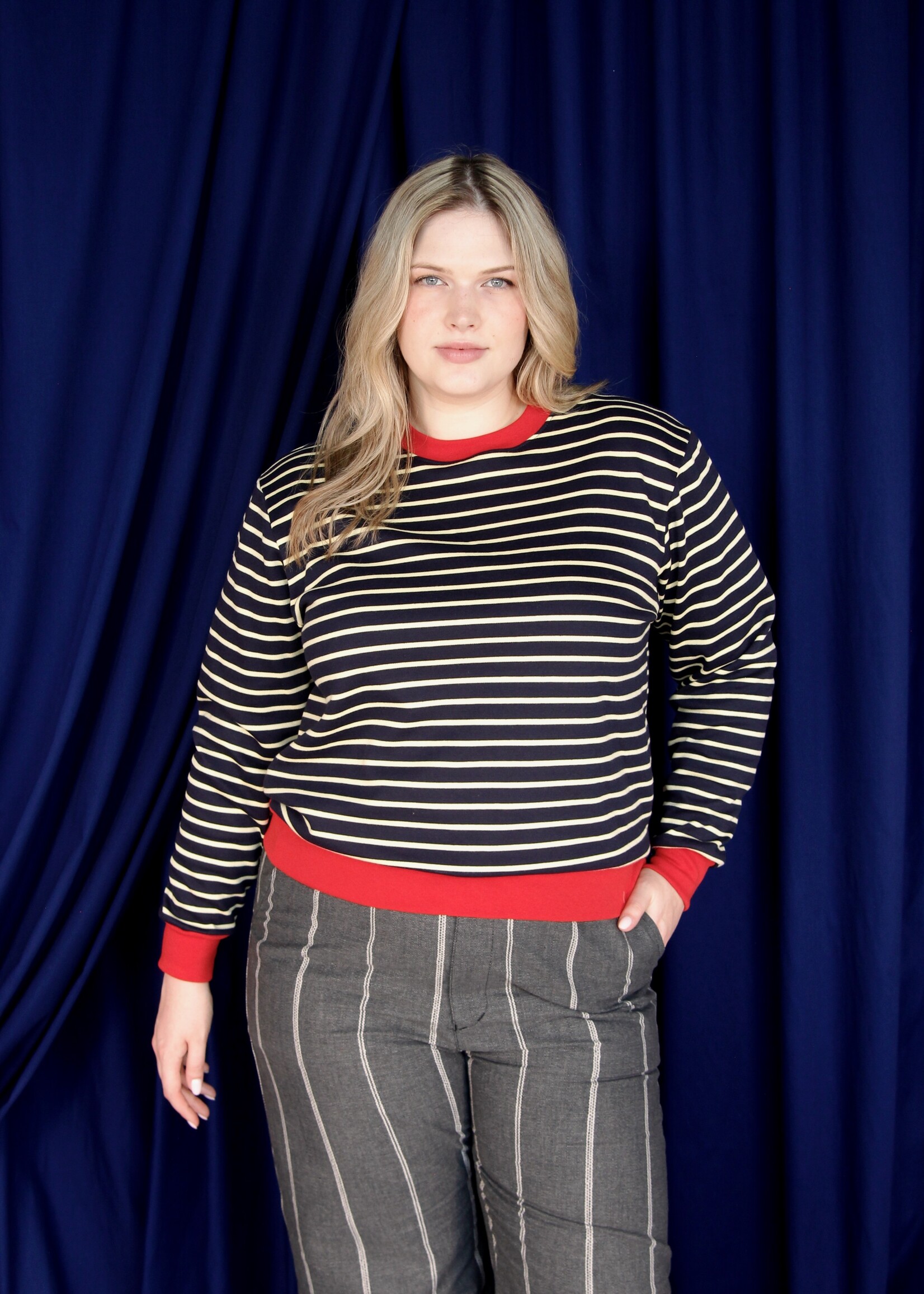 Studio Citizen Studio Citizen Crewneck Sweatshirt in Navy Stripe