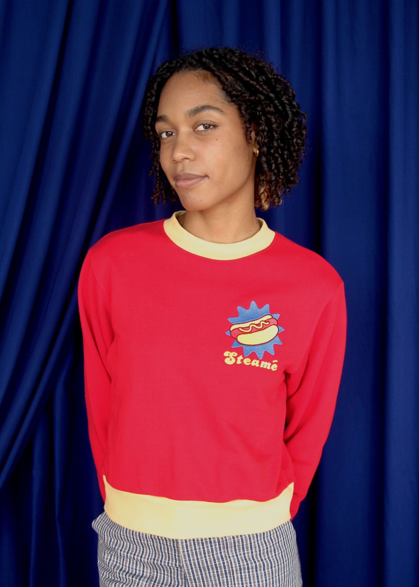 Studio Citizen Studio Citizen Crewneck Sweatshirt in Red with Steamé Embroidery