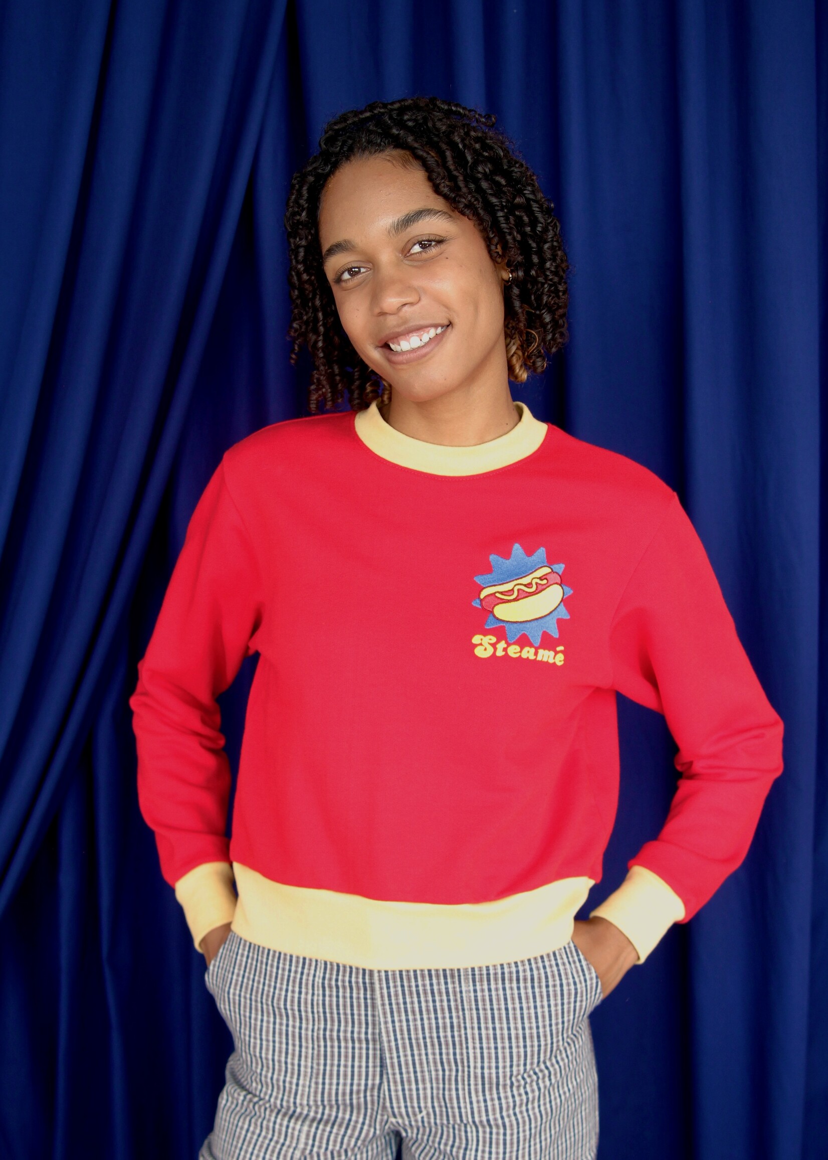Studio Citizen Studio Citizen Crewneck Sweatshirt in Red with Steamé Embroidery