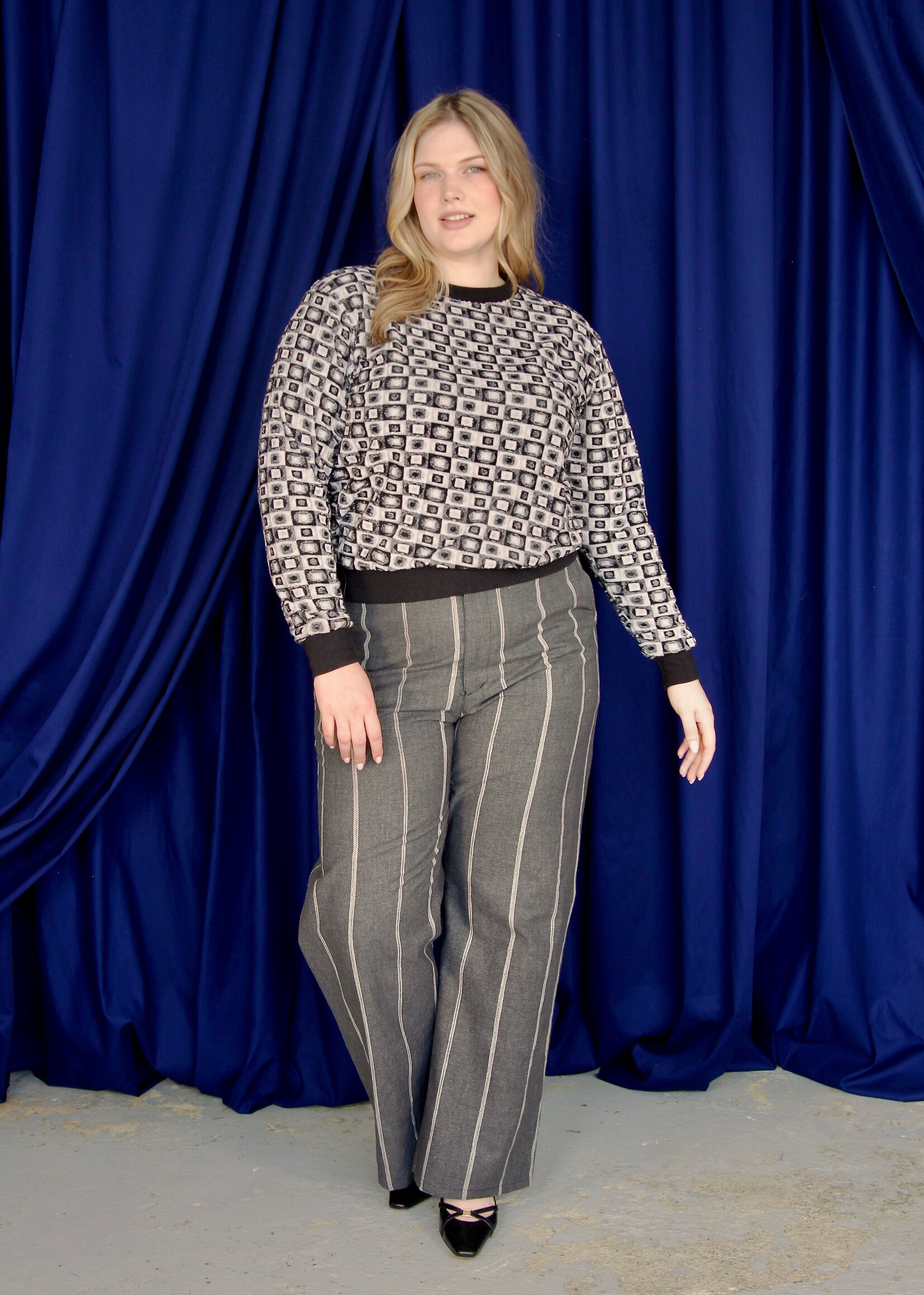 Studio Citizen Studio Citizen Straight Cut Pants in Grey Stripe Canvas