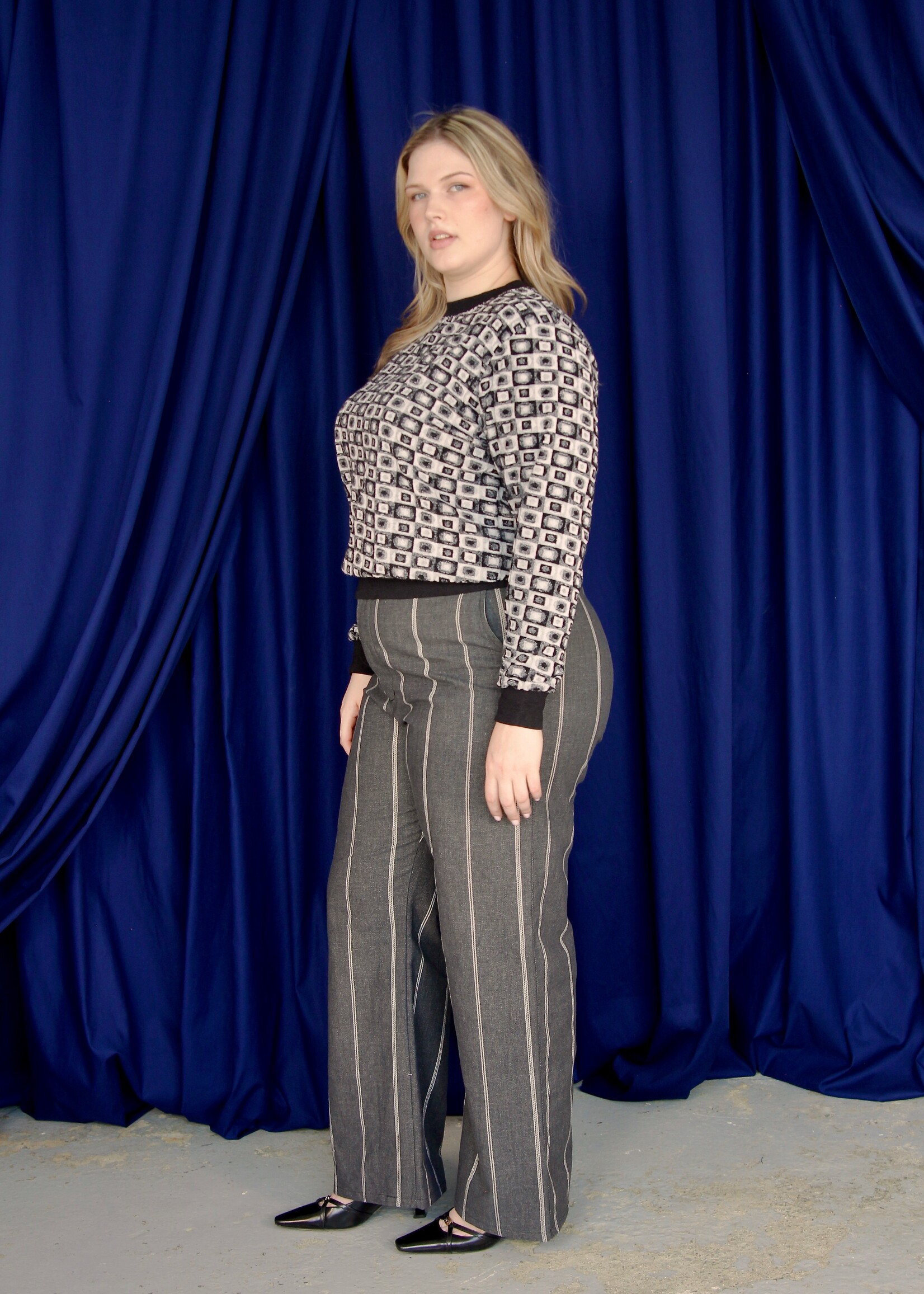 Studio Citizen Studio Citizen Straight Cut Pants in Grey Stripe Canvas