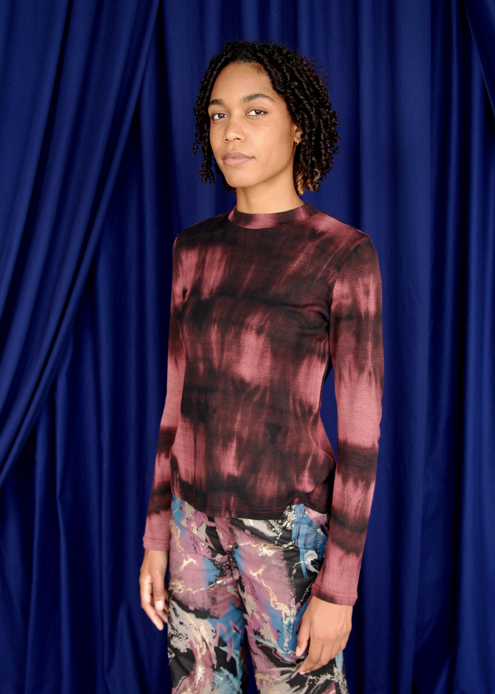 Studio Citizen Studio Citizen Fitted Top in Burgundy Marbled Knit