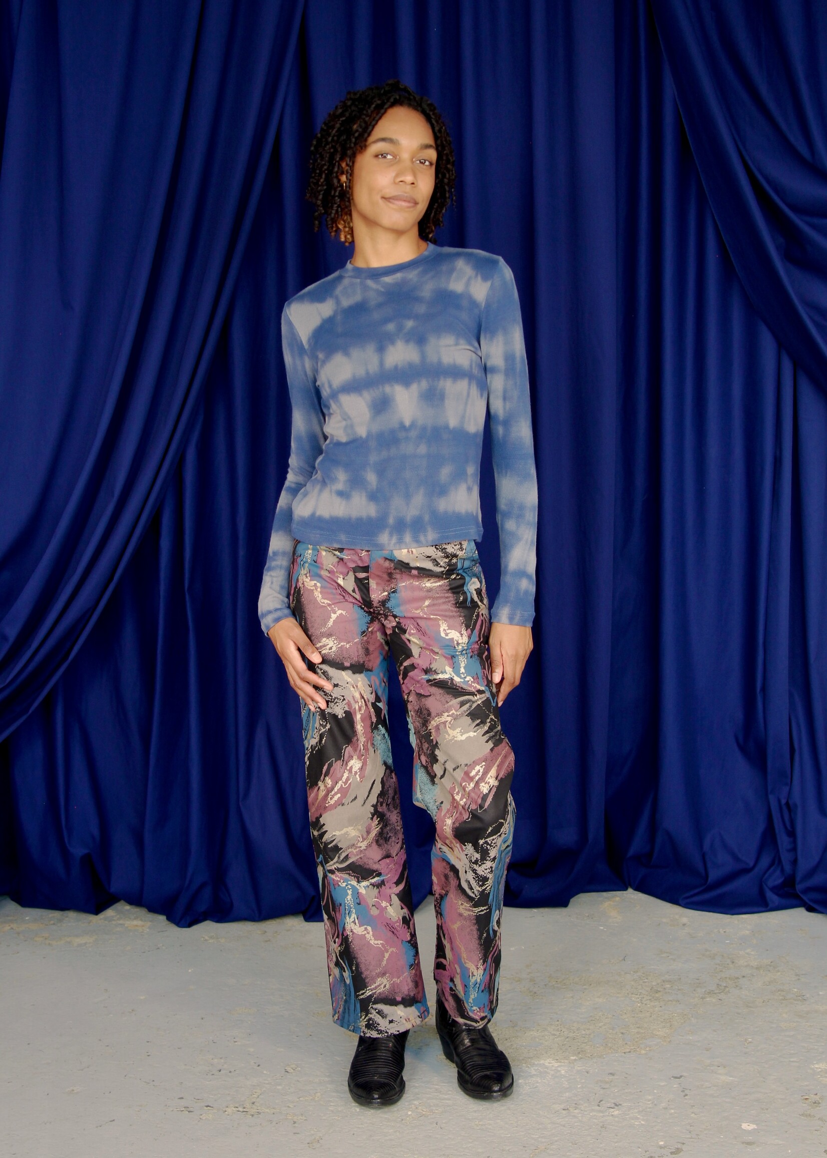 Studio Citizen Studio Citizen Long Fitted Top in Blue Marbled Knit