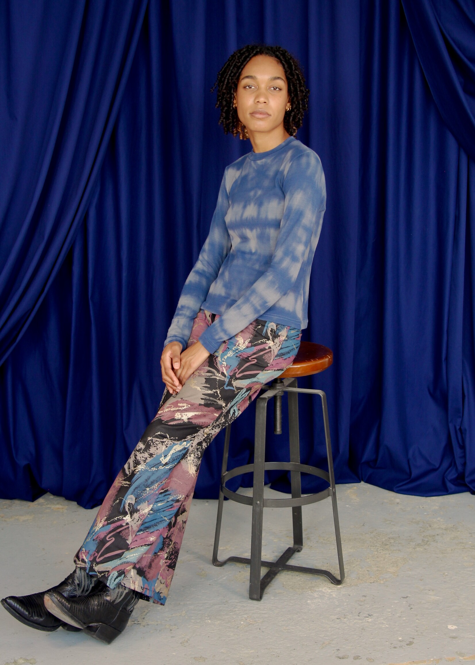 Studio Citizen Studio Citizen Long Fitted Top in Blue Marbled Knit
