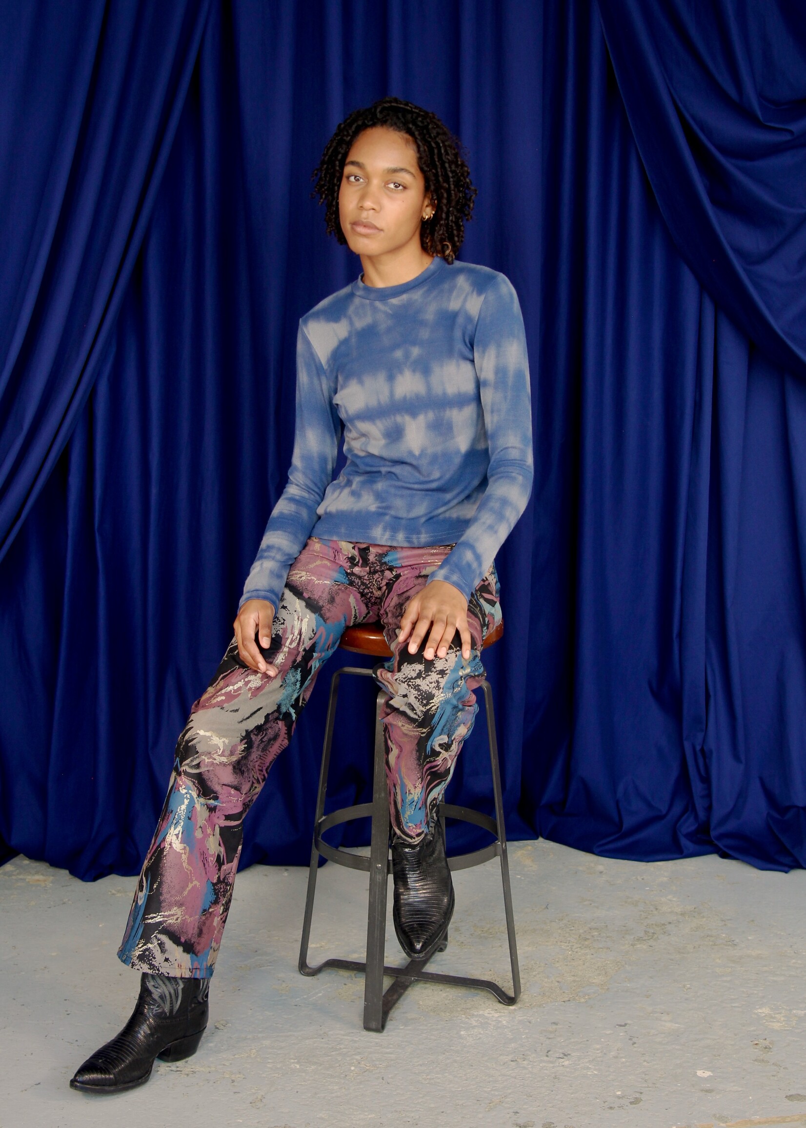 Studio Citizen Studio Citizen Long Fitted Top in Blue Marbled Knit