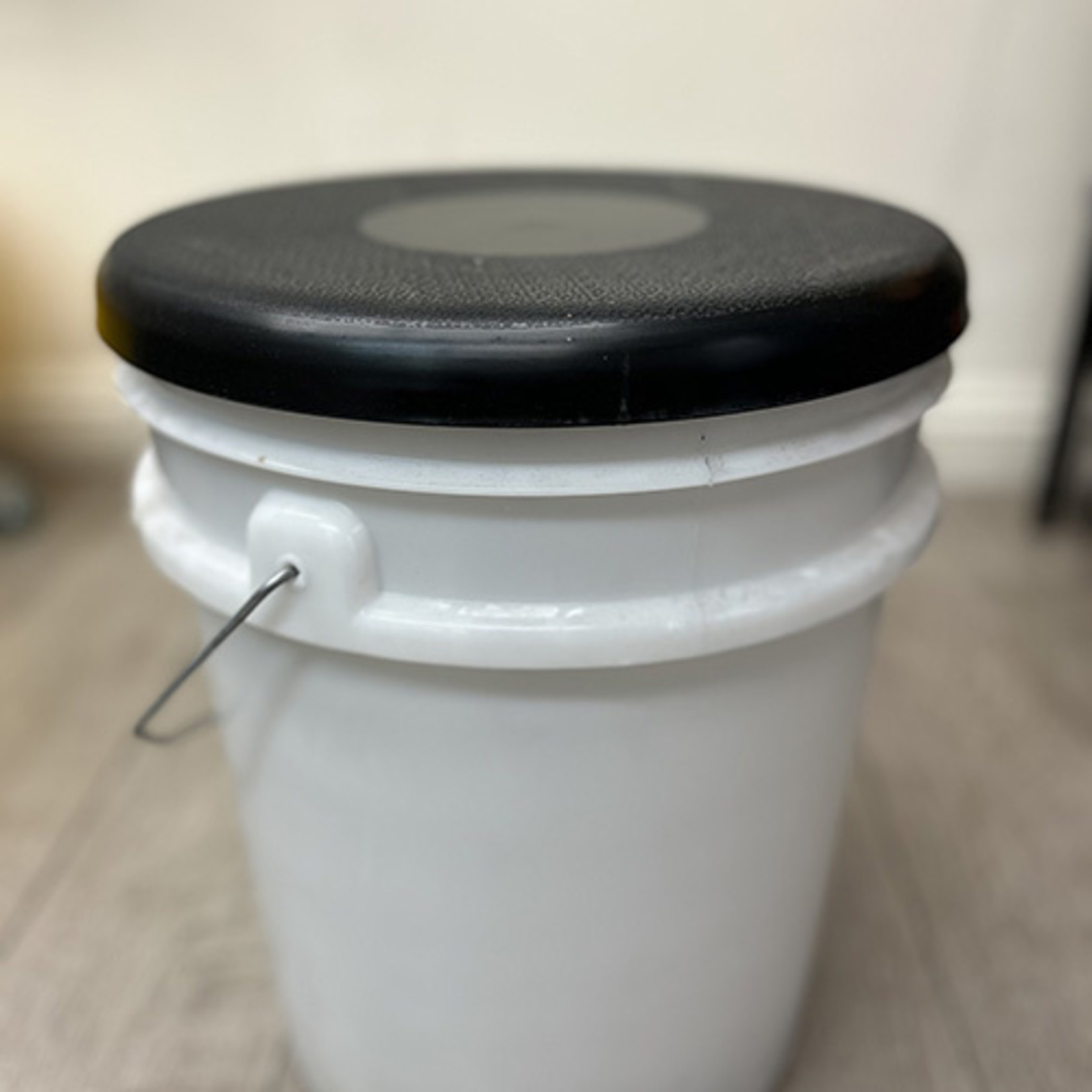 Golden State Trading Inc. 5 Gallon Bucket Snap On Lid (BLACK)