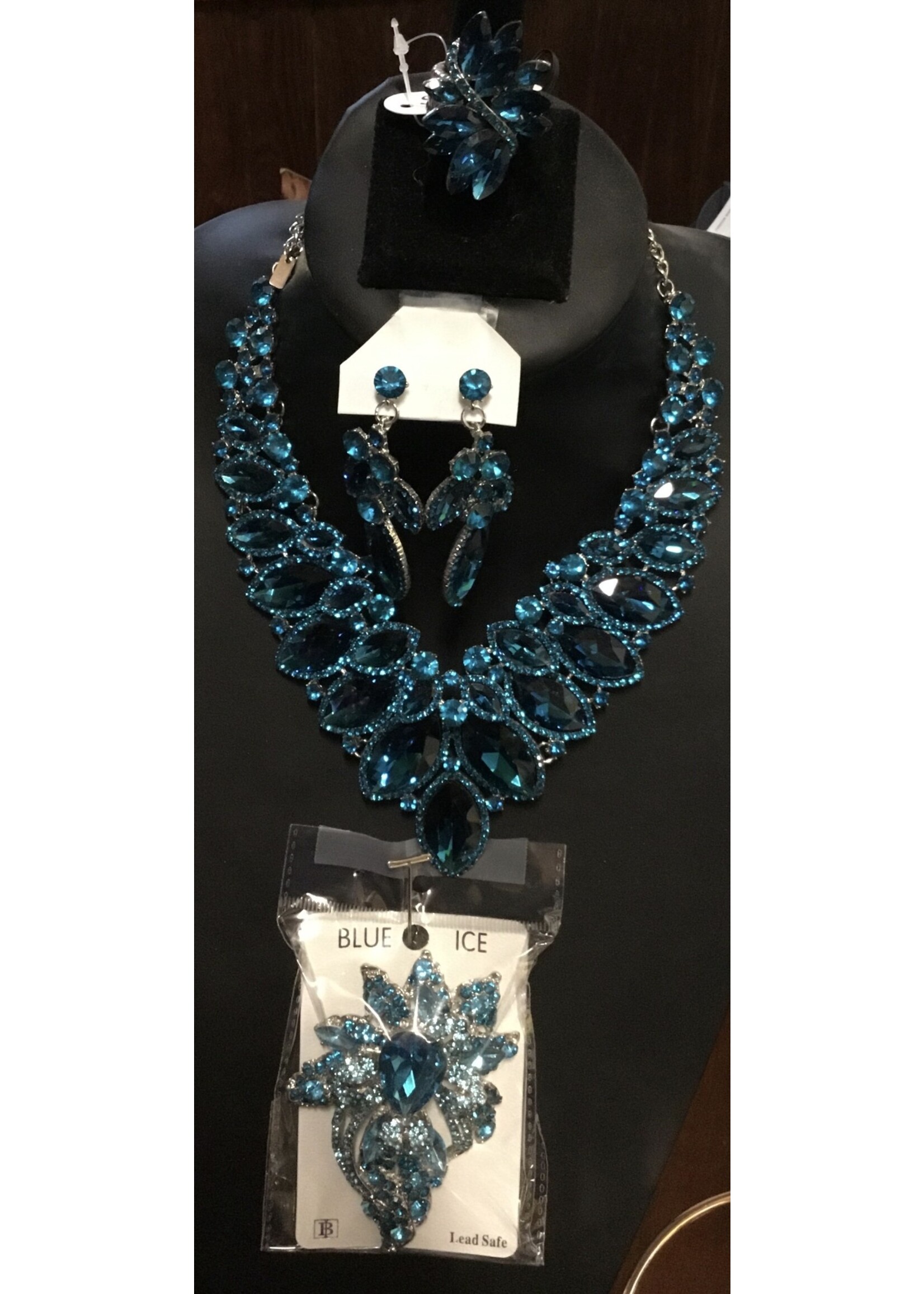 Sapphire blue necklace set