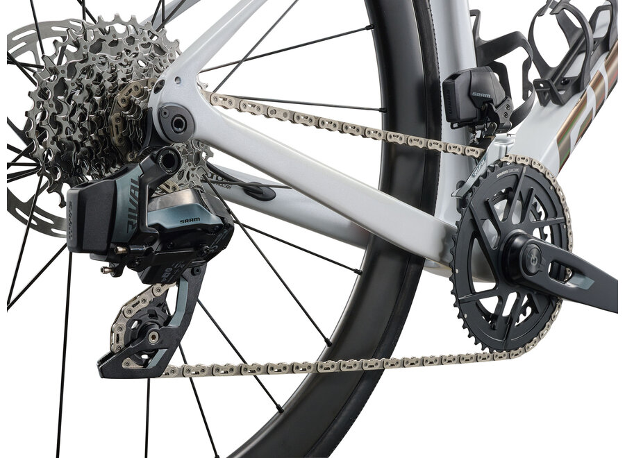 Giant Defy Advanced Pro 1 L White