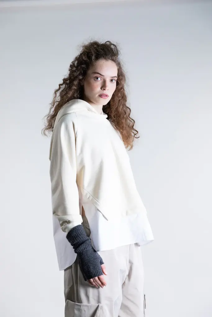 Psophia Cropped Hoodie with Shirt Hem