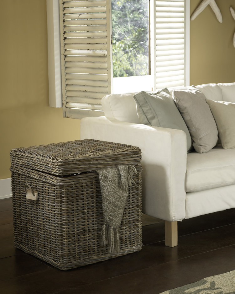 Kubu End Table Trunk
