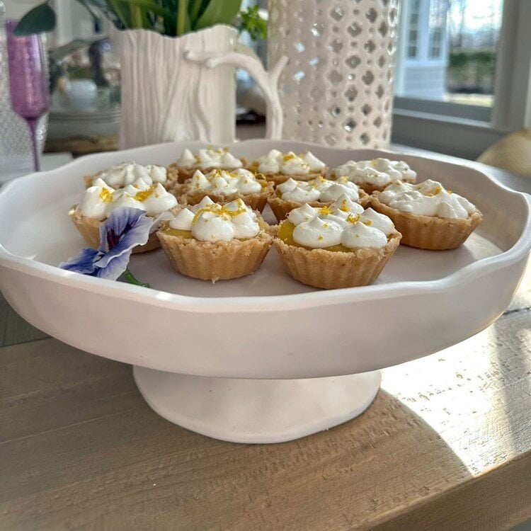 Vida Nube Round Pedestal Cake Plate Bowl