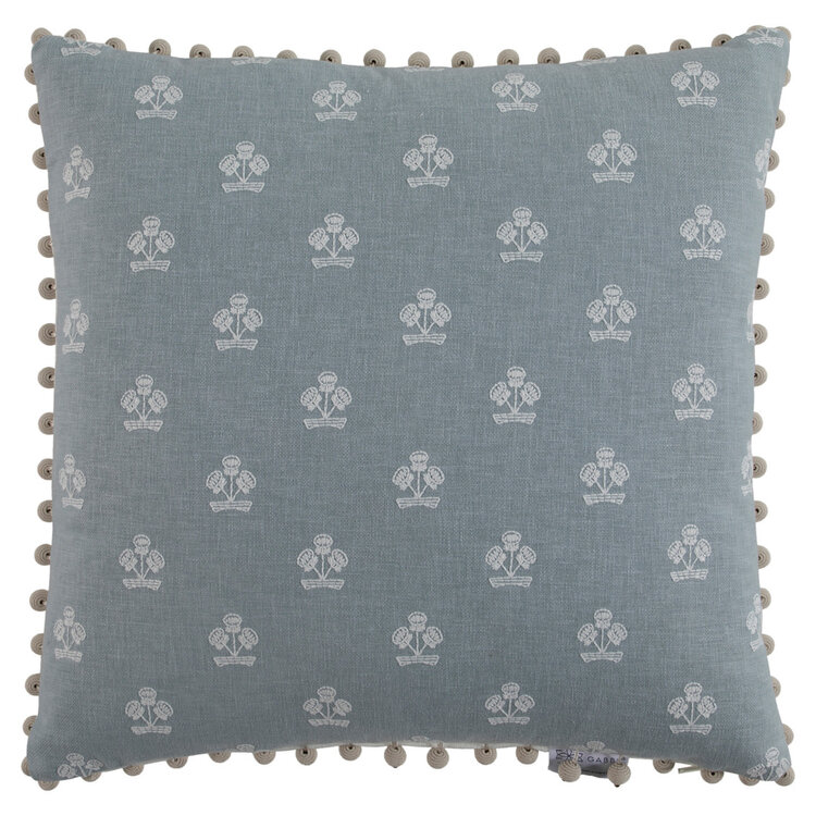 Flower Basket Sky Hypoallergenic, 22" x 22"