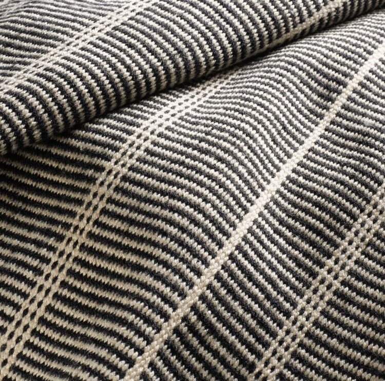 Samson Black Handwoven Indoor / Outdoor Rug, 6" x 9"