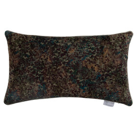 Incognito Plum Poly, 12" x 20"