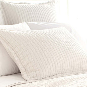 Boyfriend Matelassé Sham, Ivory Standard