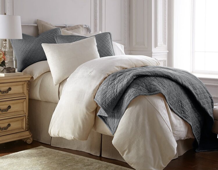 Simona Rayon Velvet Quilt, Limestone King