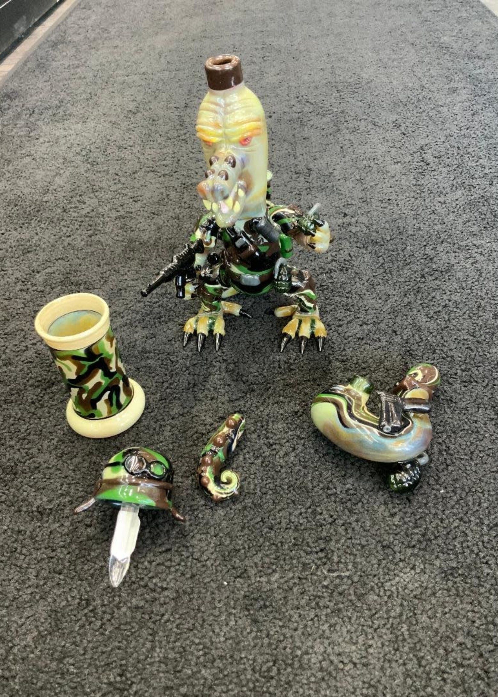 Aaron U Glass Aaron U Glass Combat Gator Set