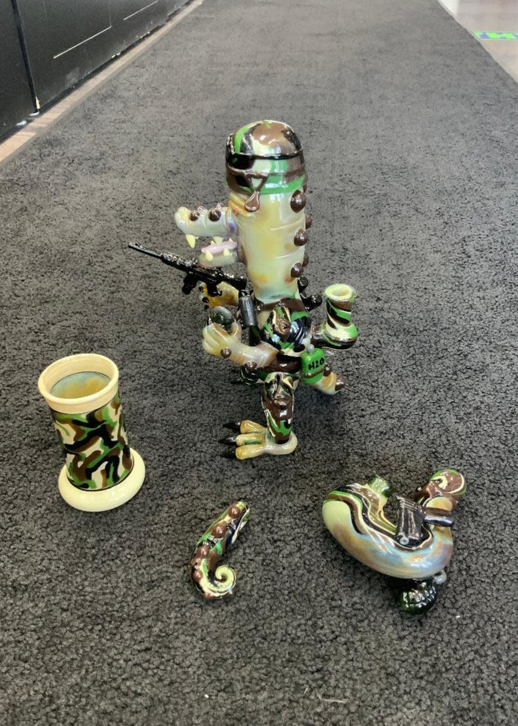 Aaron U Glass Aaron U Glass Combat Gator Set