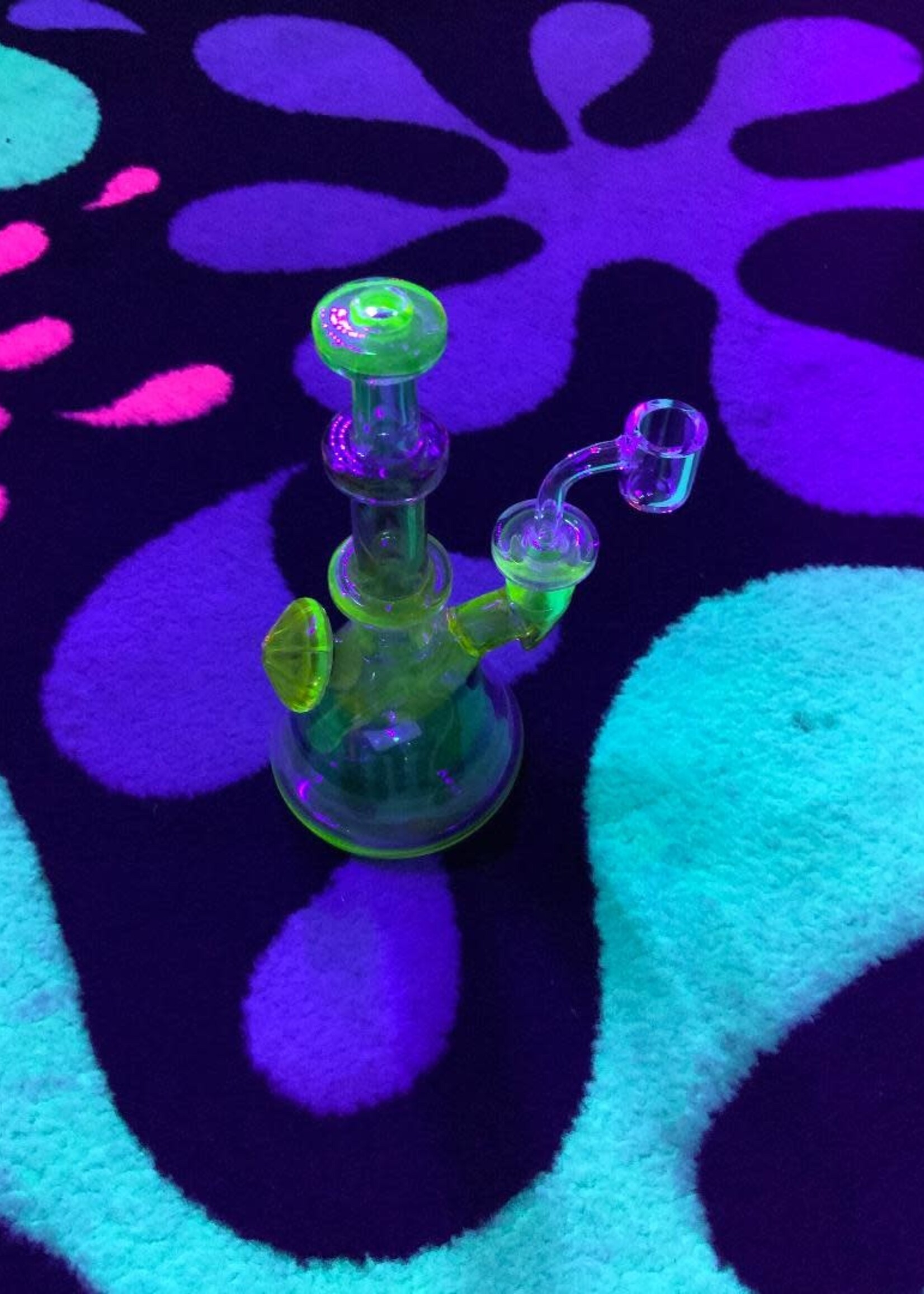 Griffin Glass Griffin Glass Green Color Fade UV Waterpipe