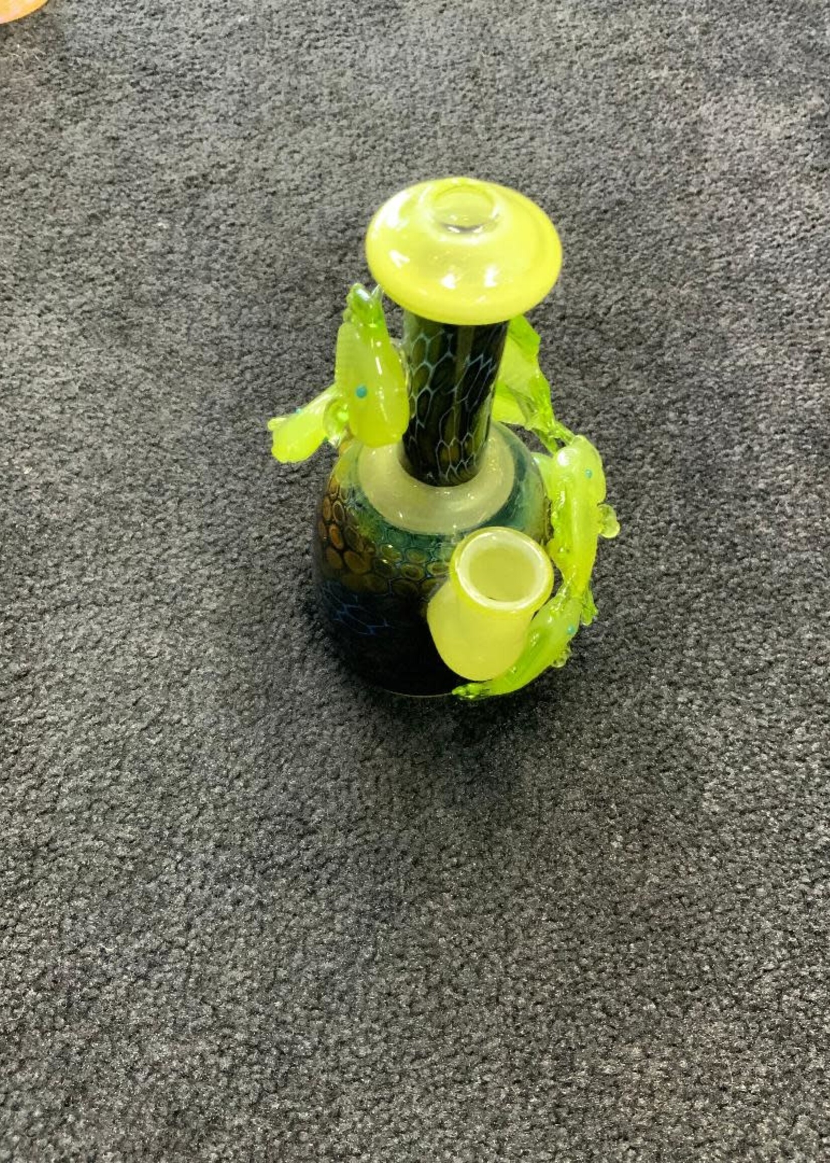Kevin Beecher Kevin Beecher Collaboration UV Green/Pink CFL School Fish Waterpipe