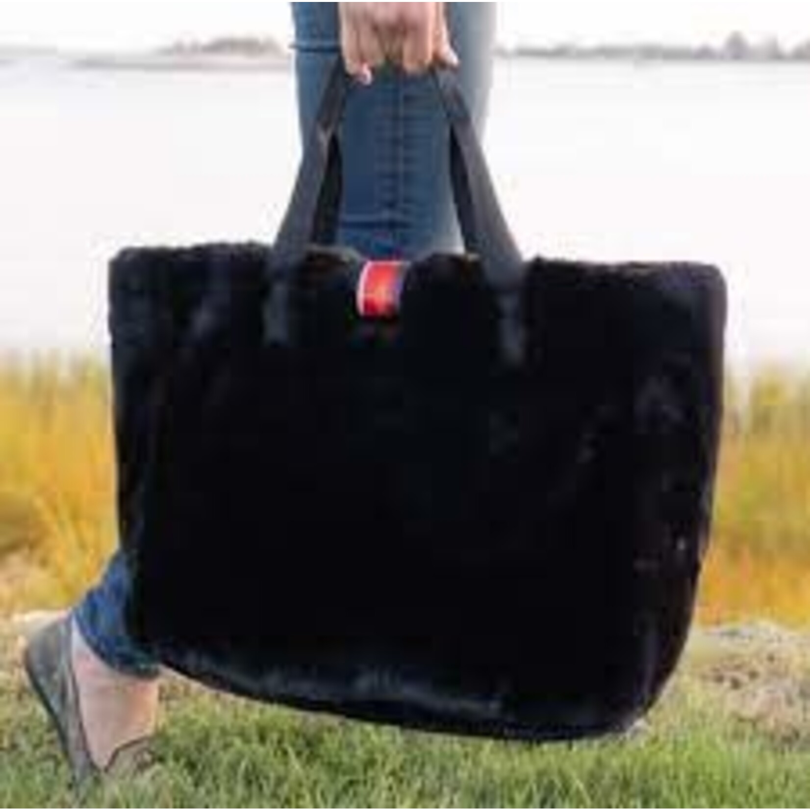 PRETTY RUGGED GEAR REVERSIBLE OVERSIZED FUR TOTE