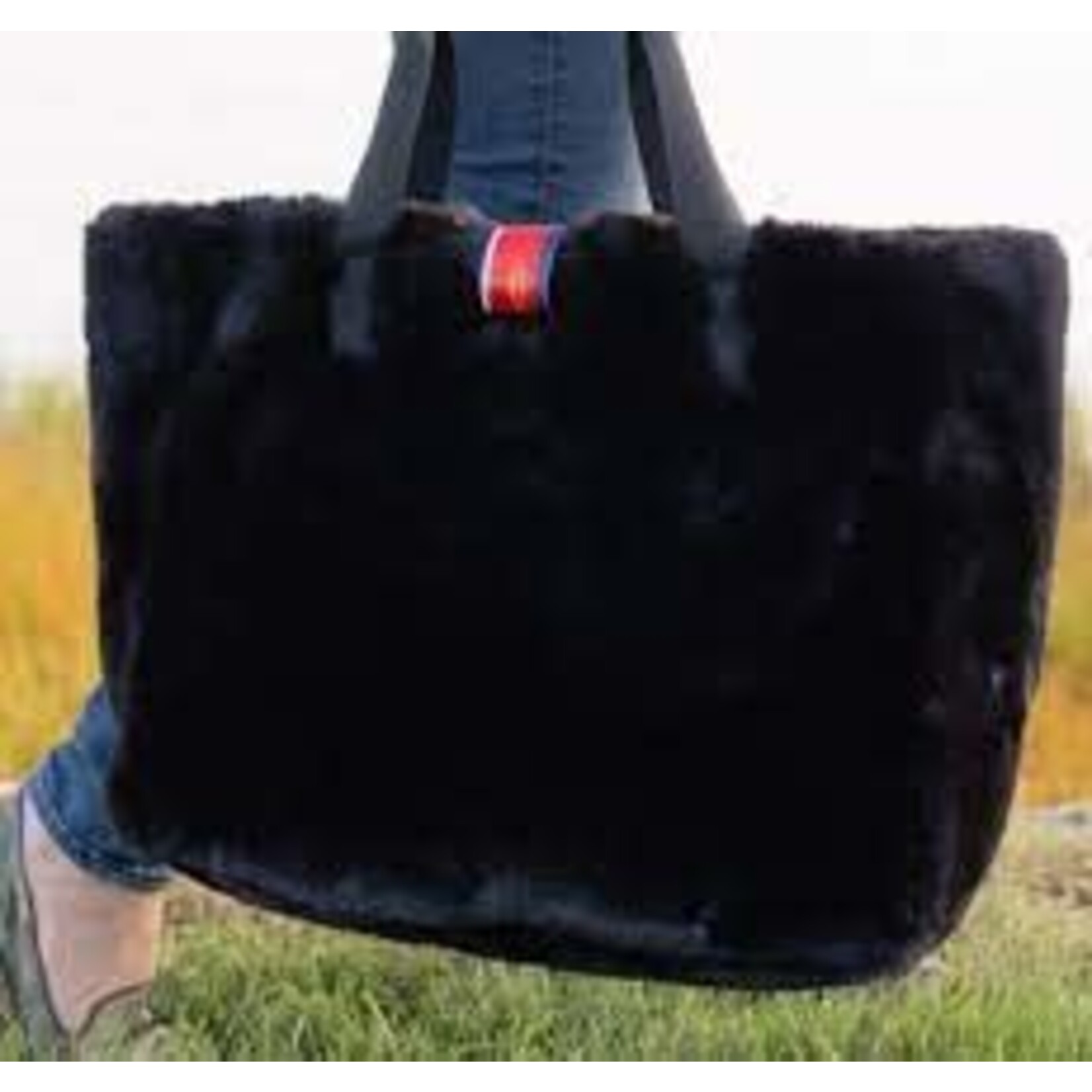 PRETTY RUGGED GEAR REVERSIBLE OVERSIZED FUR TOTE