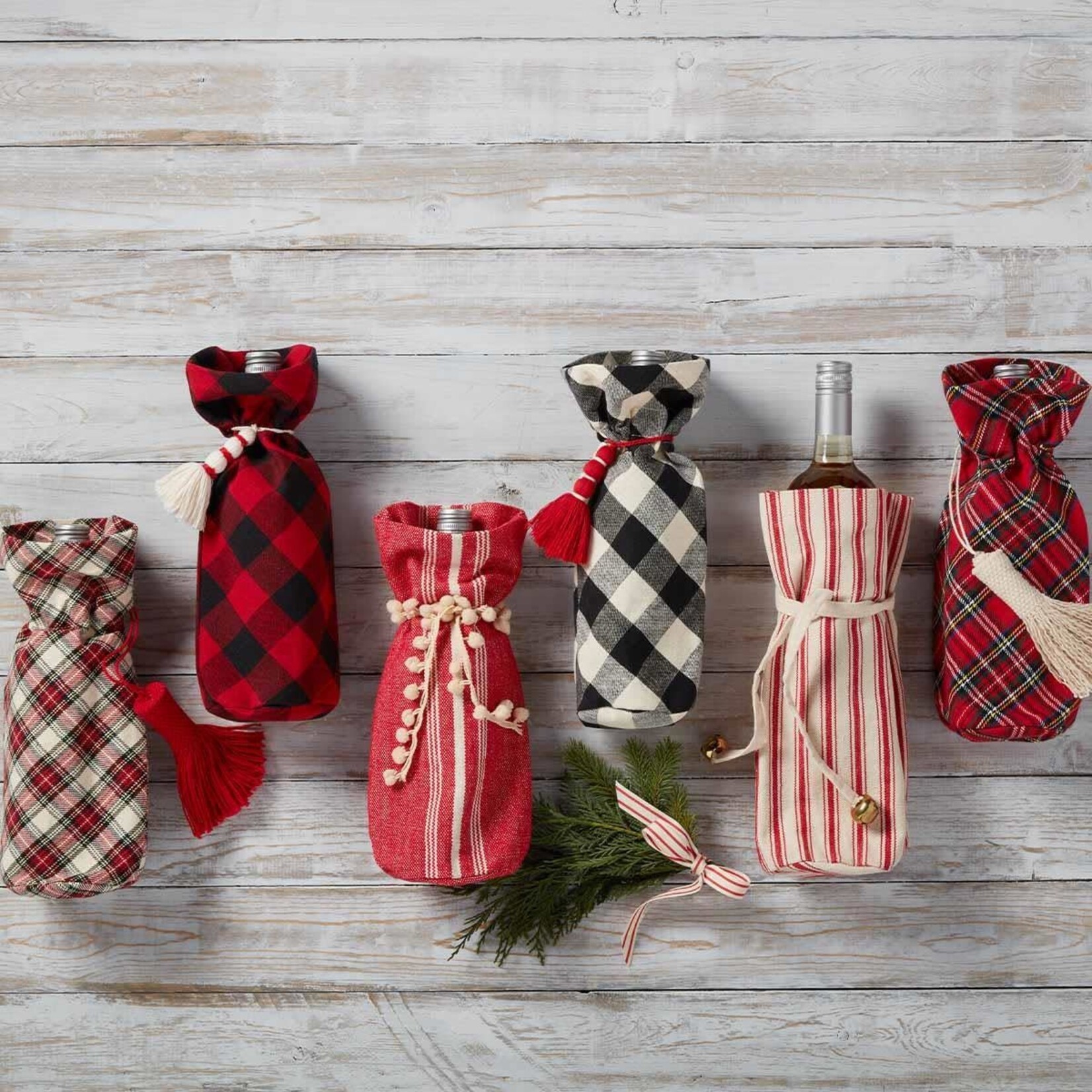 Mud Pie Red Tartan Christmas Wine Bag
