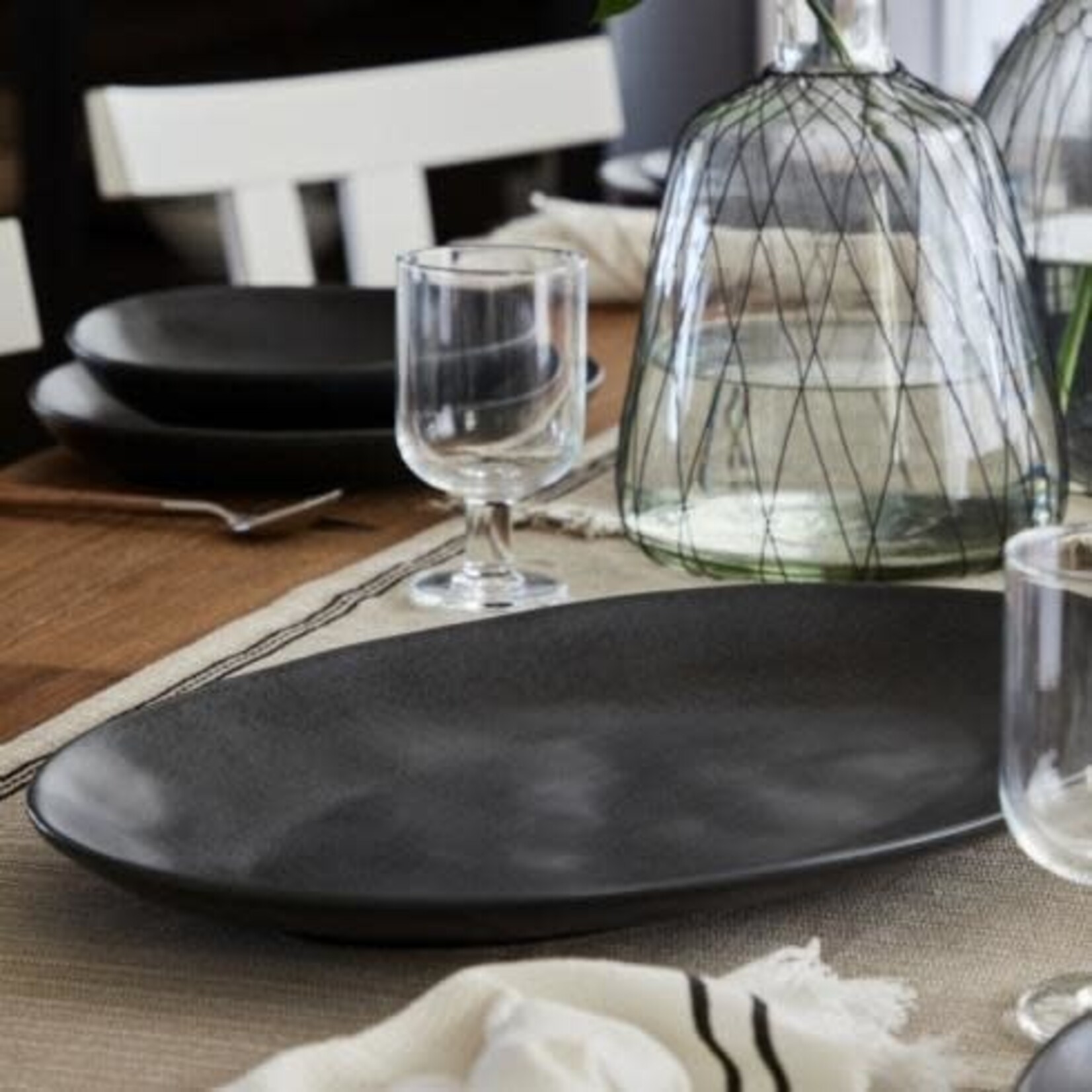 CASAFINA LIVING LIVIA PLATTER 18" OVAL-BLACK