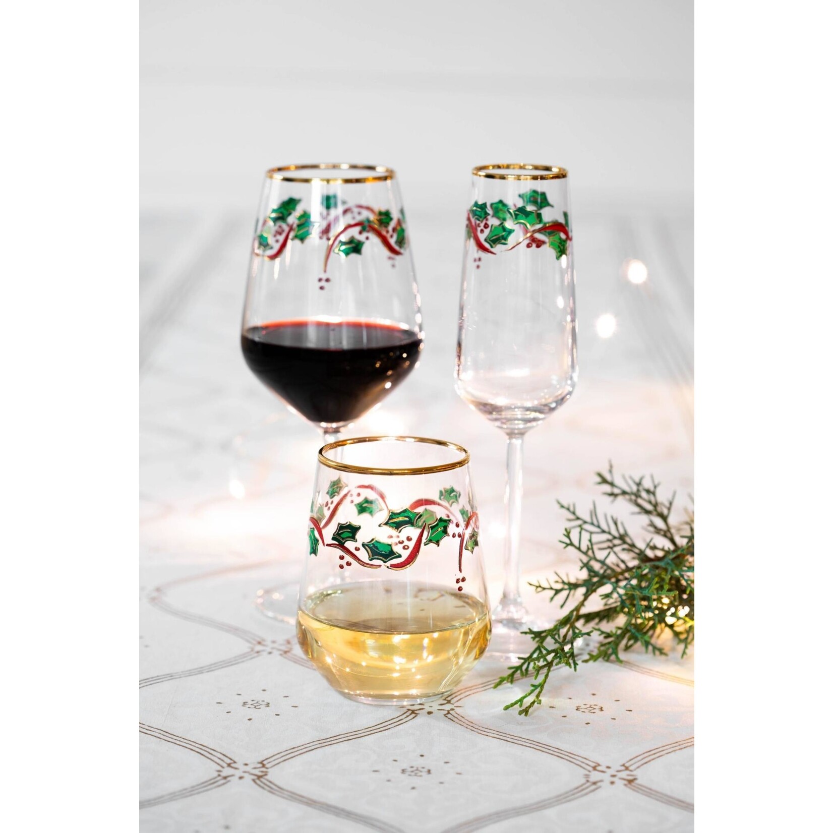 VIETRI Holly Wine Glass