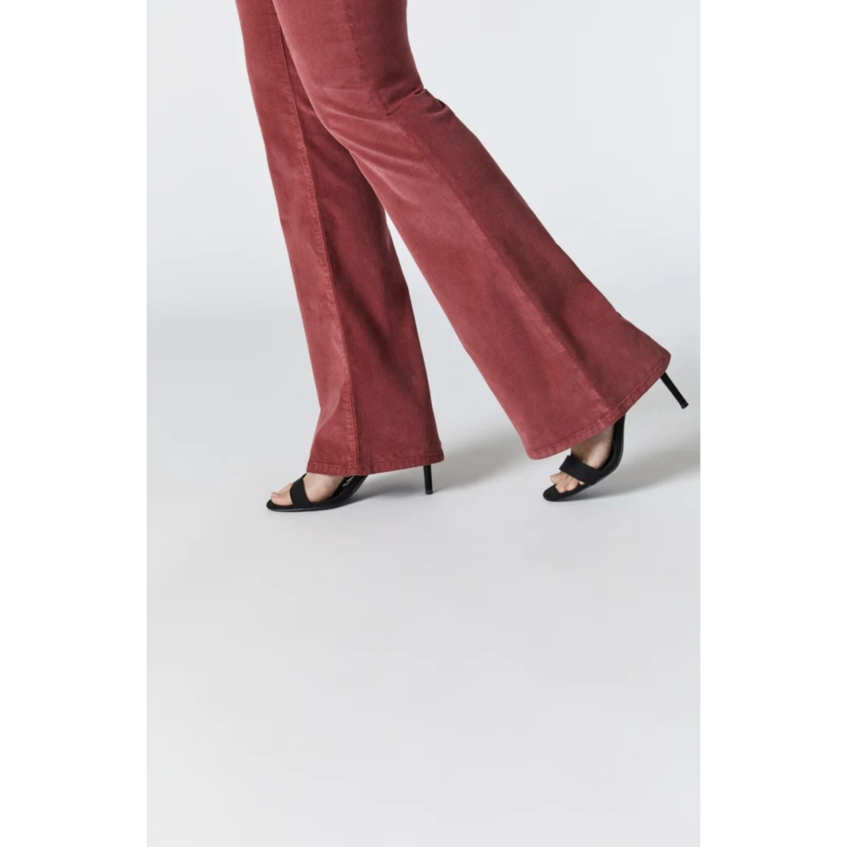 Mavi Sydney Karanda Red Cord