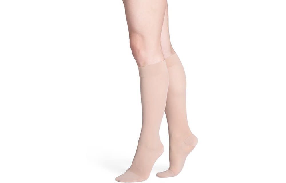 Style Medium Sheer Knee High For Women 20-30mmHg