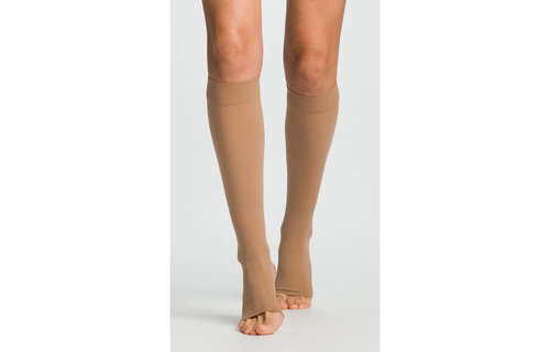 Essential Opaque For Women Knee-High 30-40mmHg