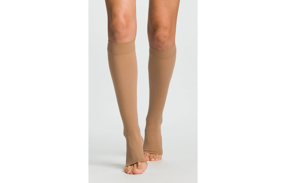 Essential Opaque For Women Knee-High 30-40mmHg