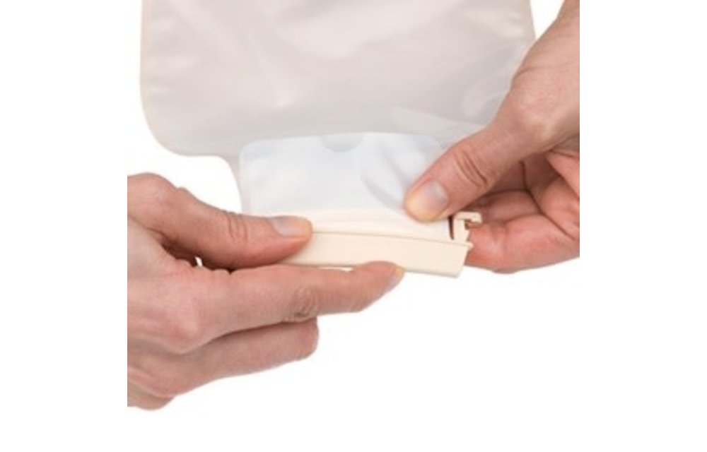 New Image Two-Piece Drainable Pouch, Clamp Closure Yellow Ultra-clear Flange 4" (102 mm) Pouch Length 12" (30 cm)- Box of 10