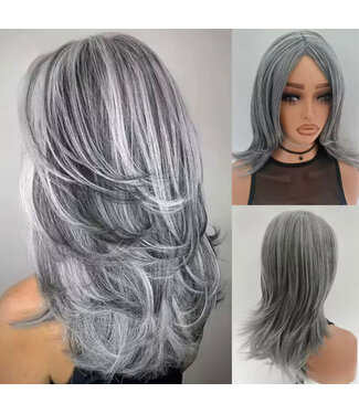 20inch Layered Grey Wigs for Women Silver Wavy Wig Natural Looking