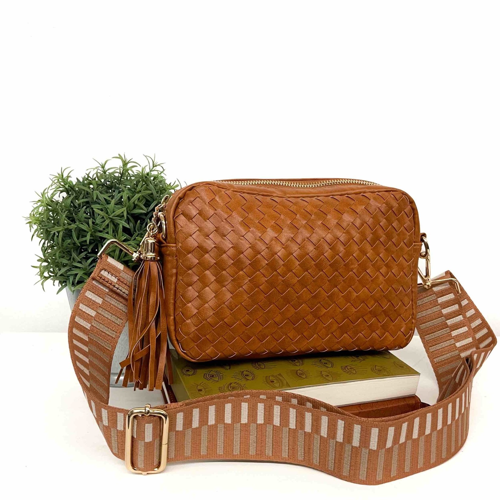 Pretty Simple Willow Woven Crossbody Bag