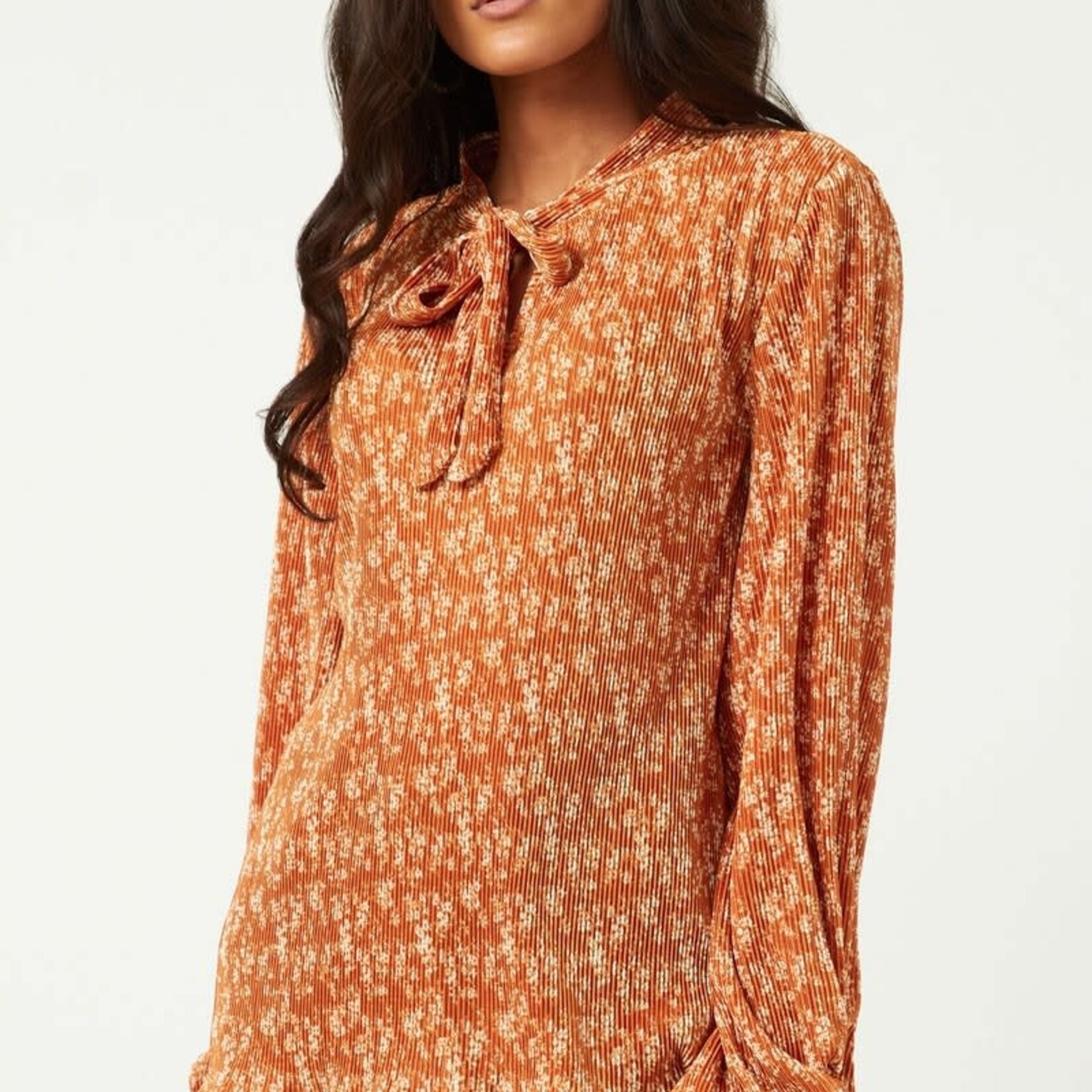 hayden Los Angelos Harlow Bell Sleeve Top