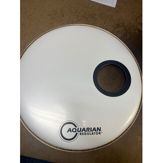 Aquarian Drumheads Aquarian - SMPTCC16BWH - 16" Small Off-Set Port Resonant Bass Drum White