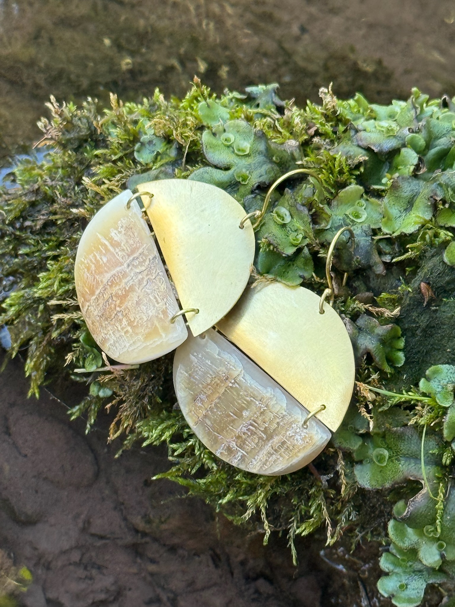 BUFFALO HORN & BRASS Linked Circular Earrings