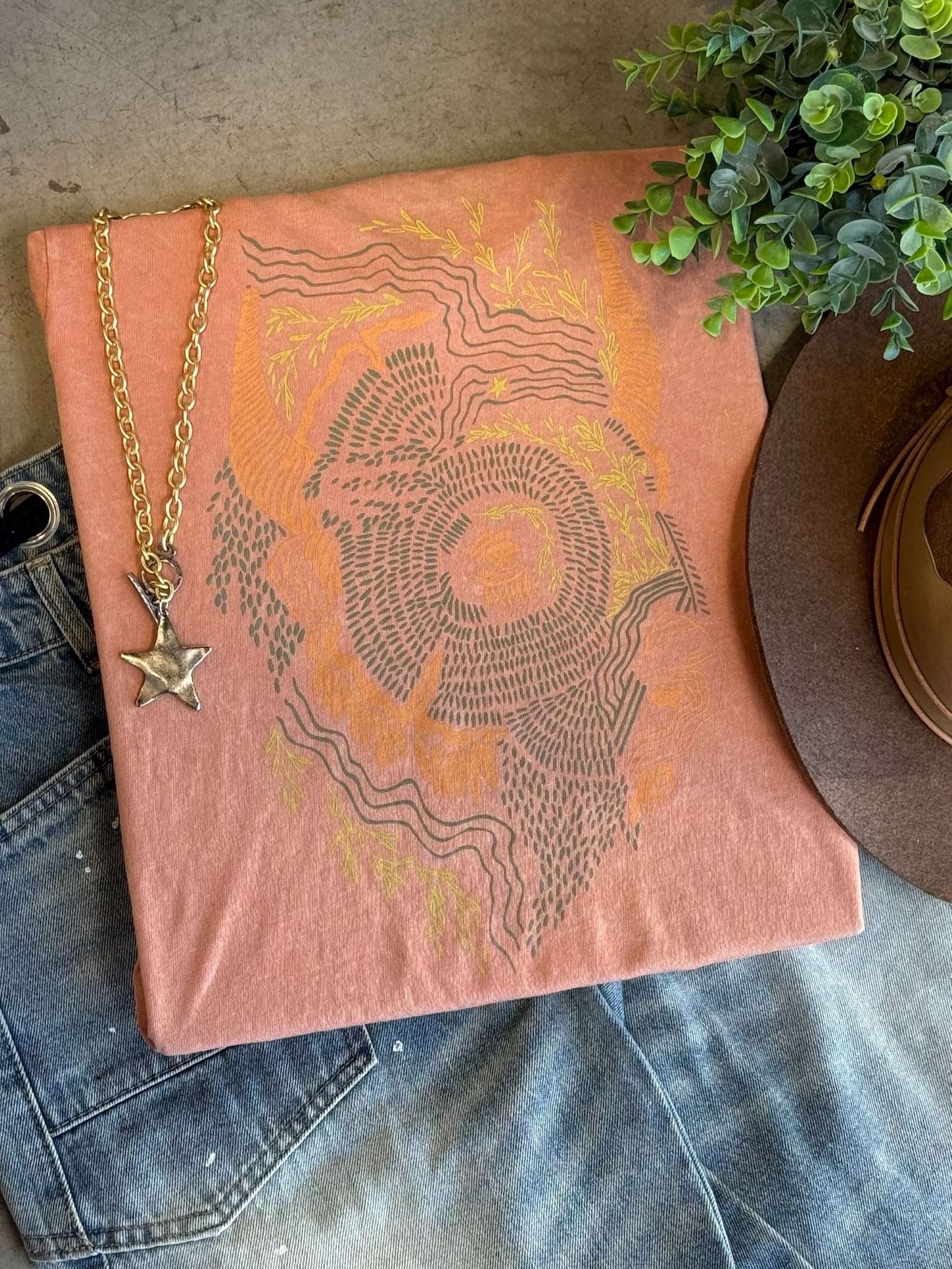 EMBELLISHED BISON V-neck Tshirt