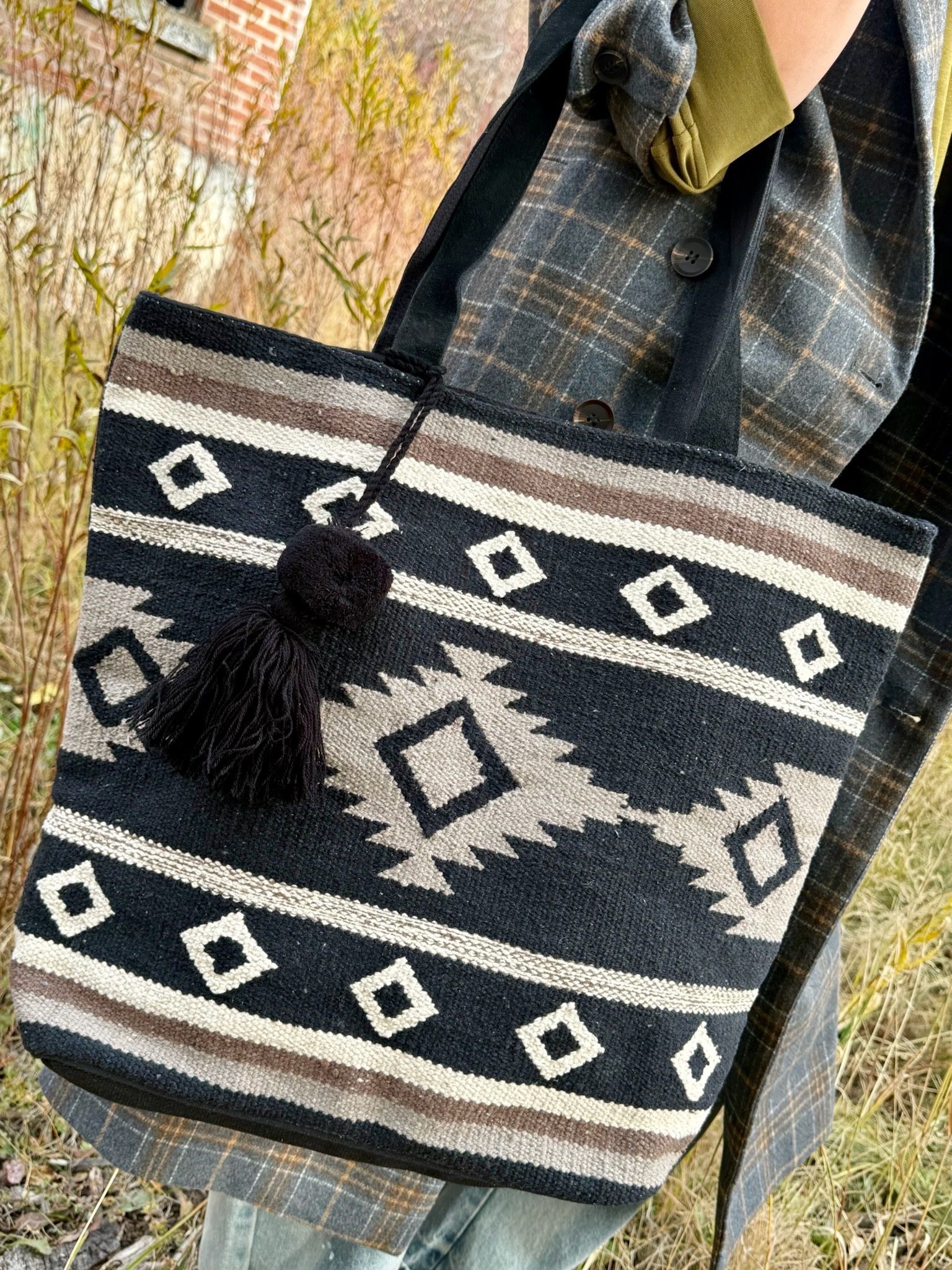 STAR VALLEY AZTEC Tote Black & Taupe PCH