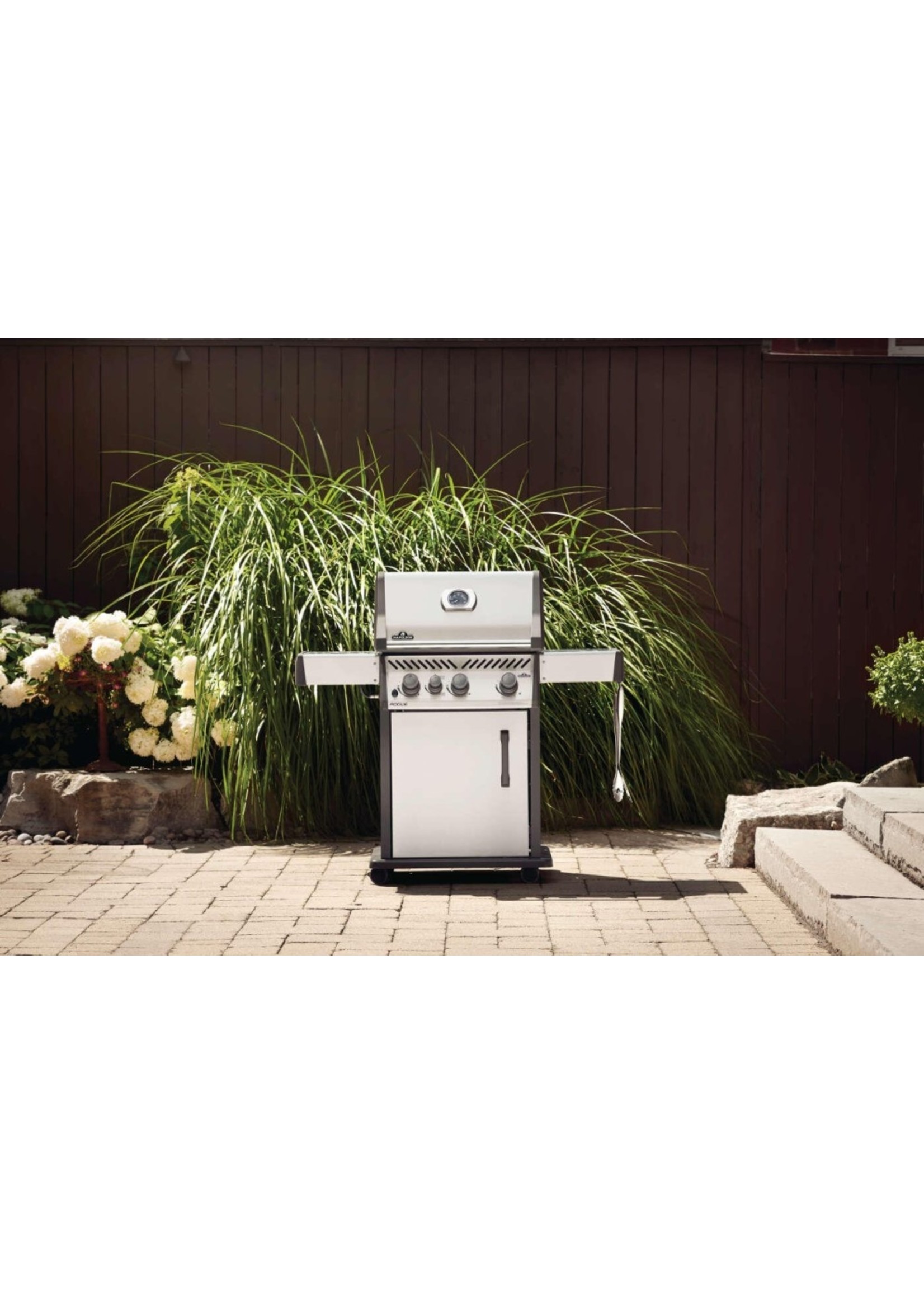 Napoleon ROGUE® XT 425 NATURAL GAS GRILL, WITH INFRARED SIDE BURNER,  STAINLESS STEEL