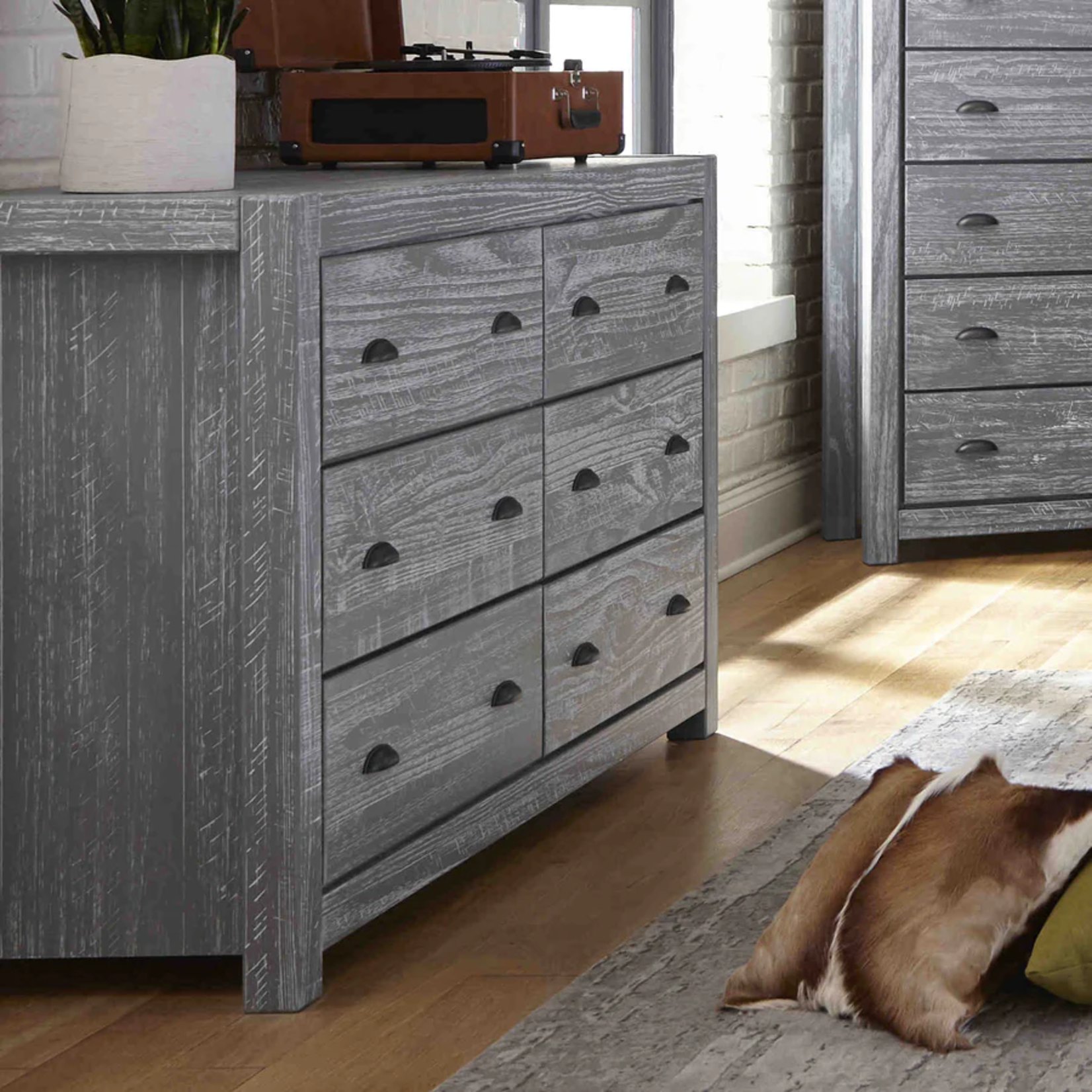 GrainWood Montauk 6 drawer dresser / Rustic Grey